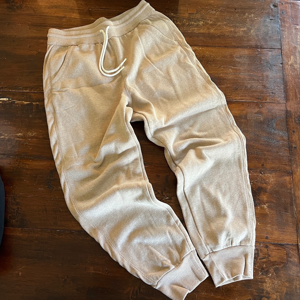 New Universal Thread Tan/Beige Joggers Sweatpants M